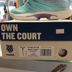 K-Swiss tennis shoes